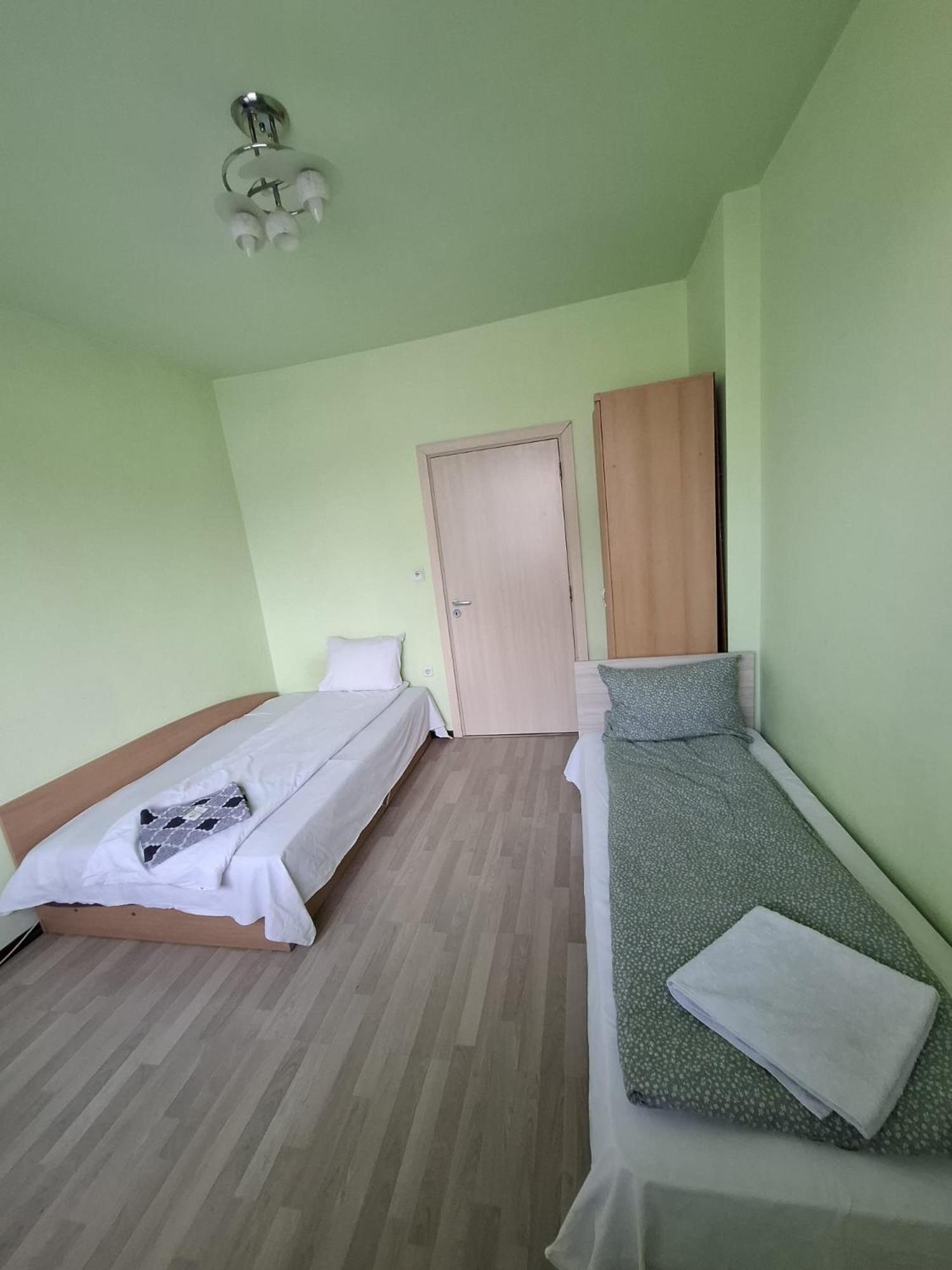 Guest Rooms Simona 2 Opanets Esterno foto